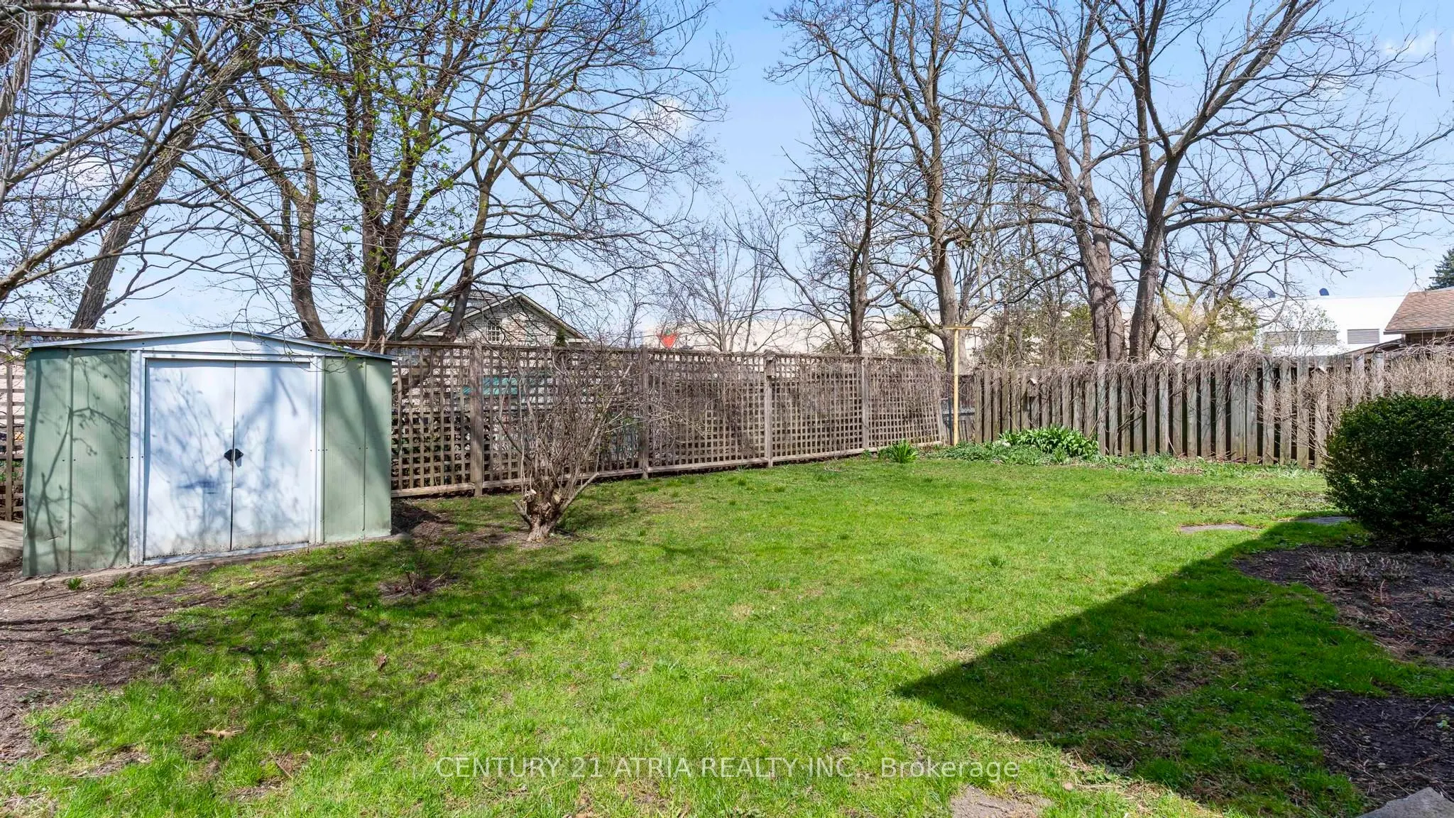 130 Wellington Street S