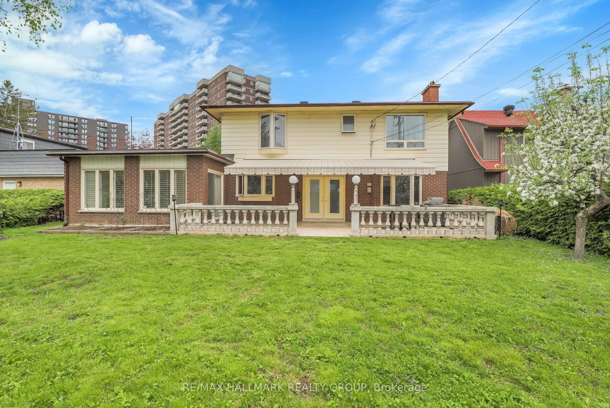 1712 Playfair Drive