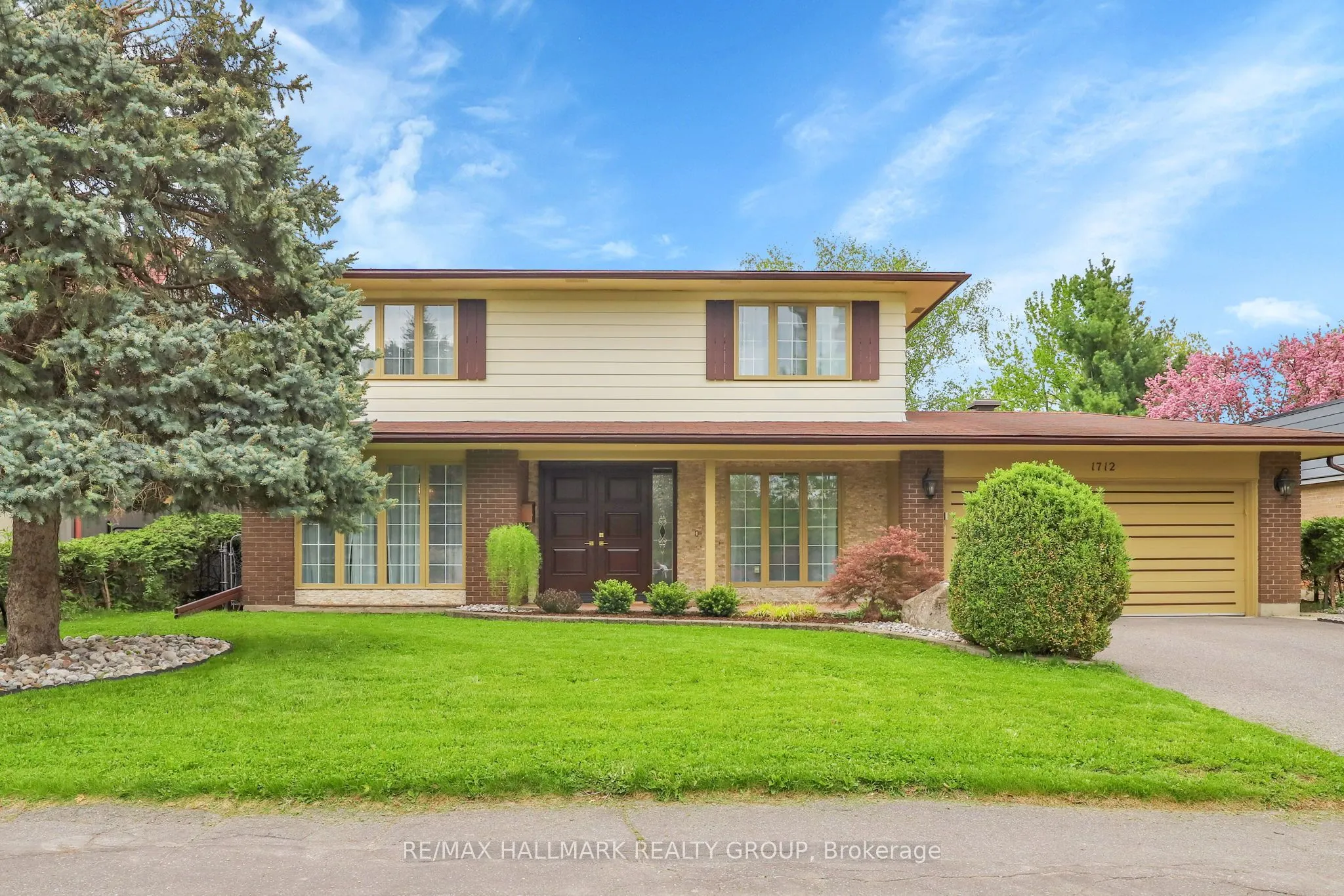 1712 Playfair Drive