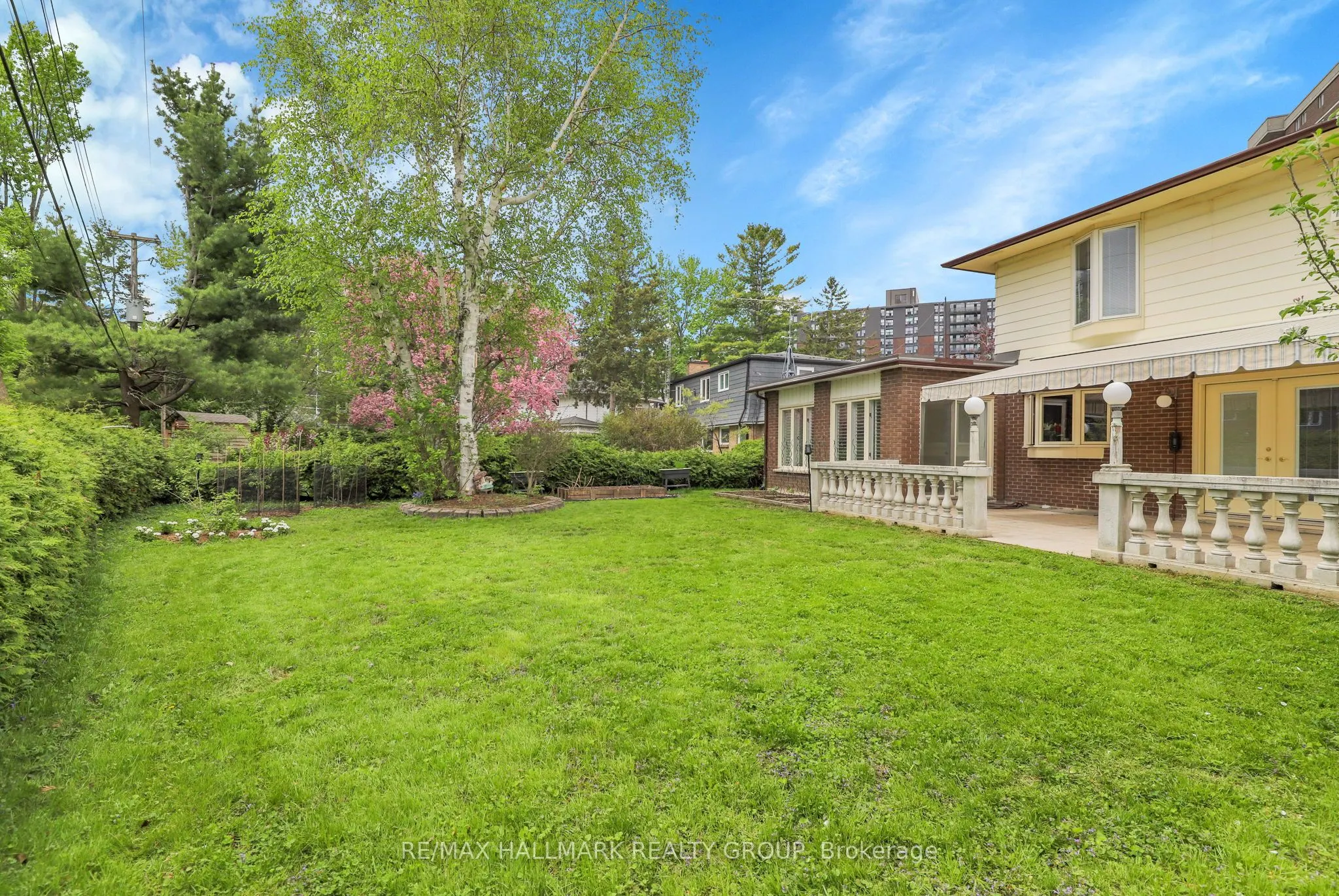1712 Playfair Drive