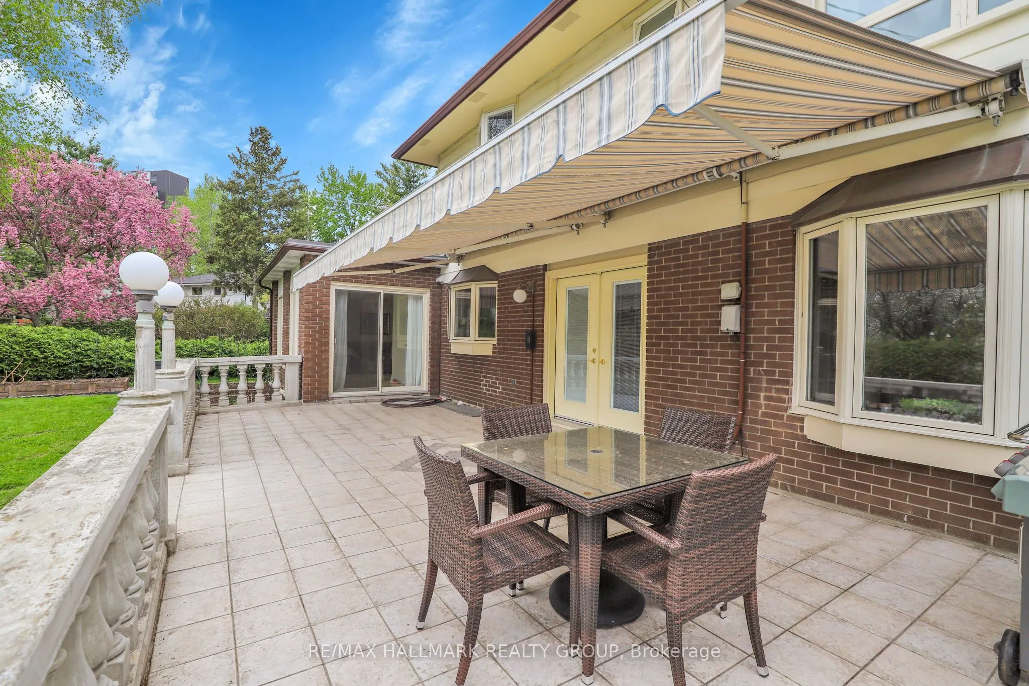 1712 Playfair Drive