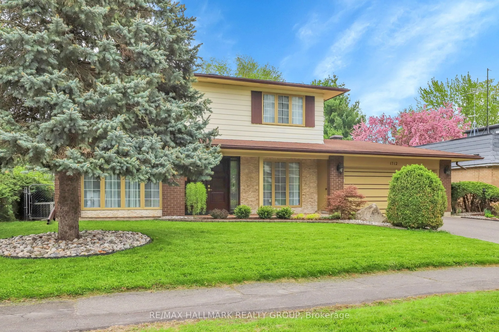 1712 Playfair Drive