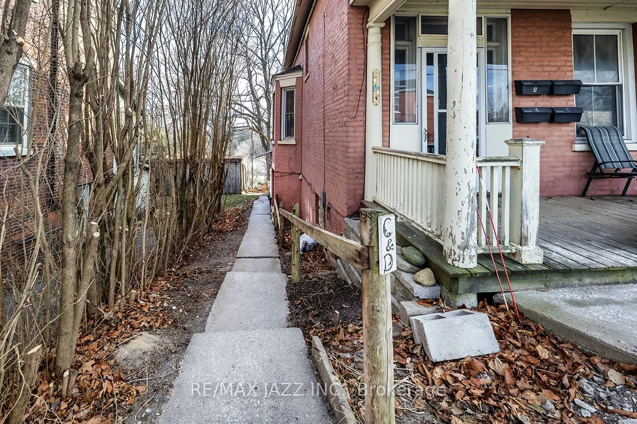 221 Walton Street