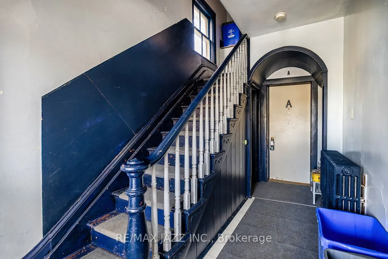 221 Walton Street