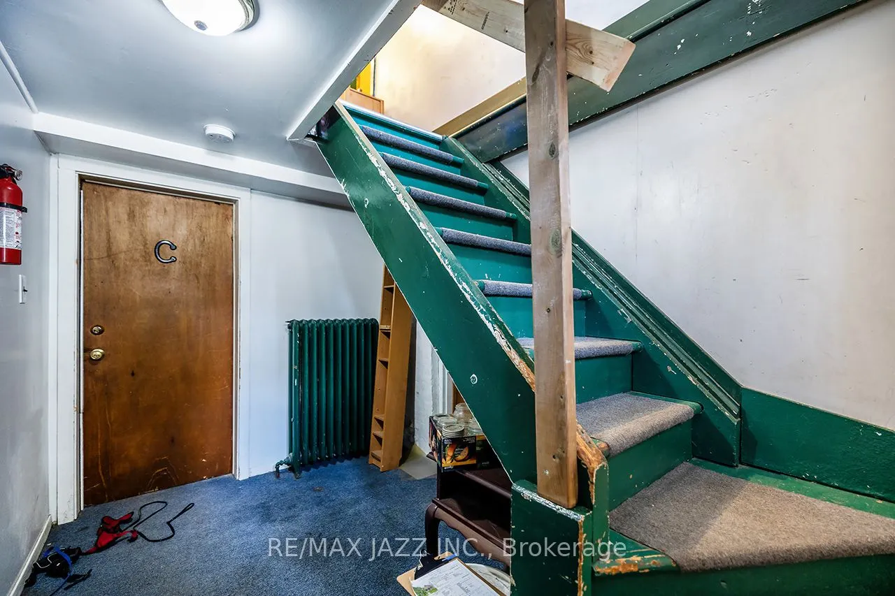 221 Walton Street