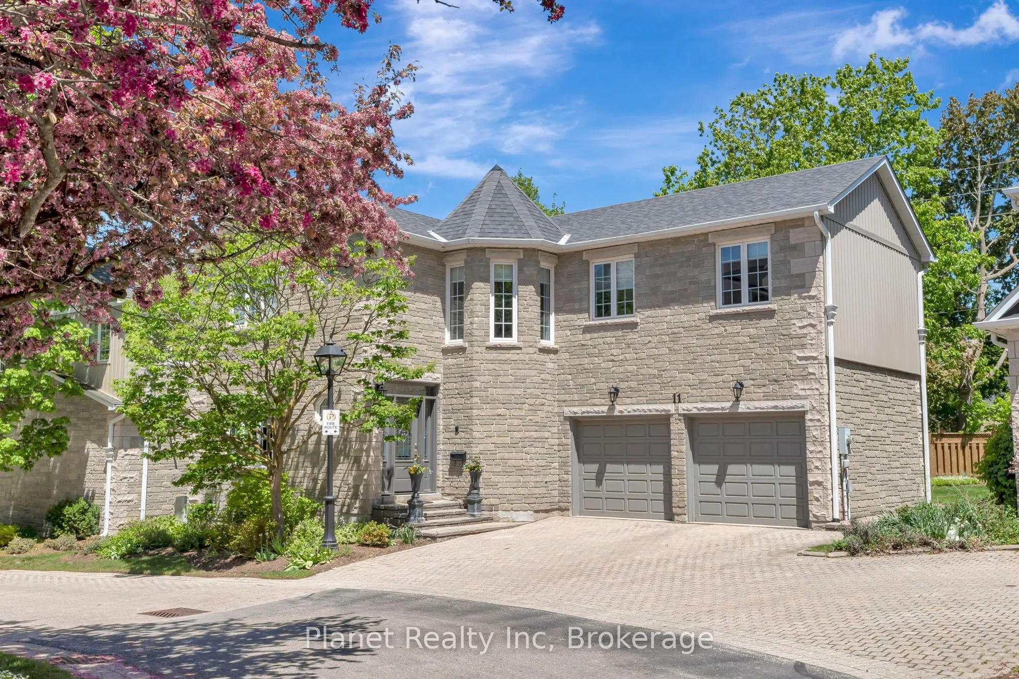 25 Manor Park Crescent #11