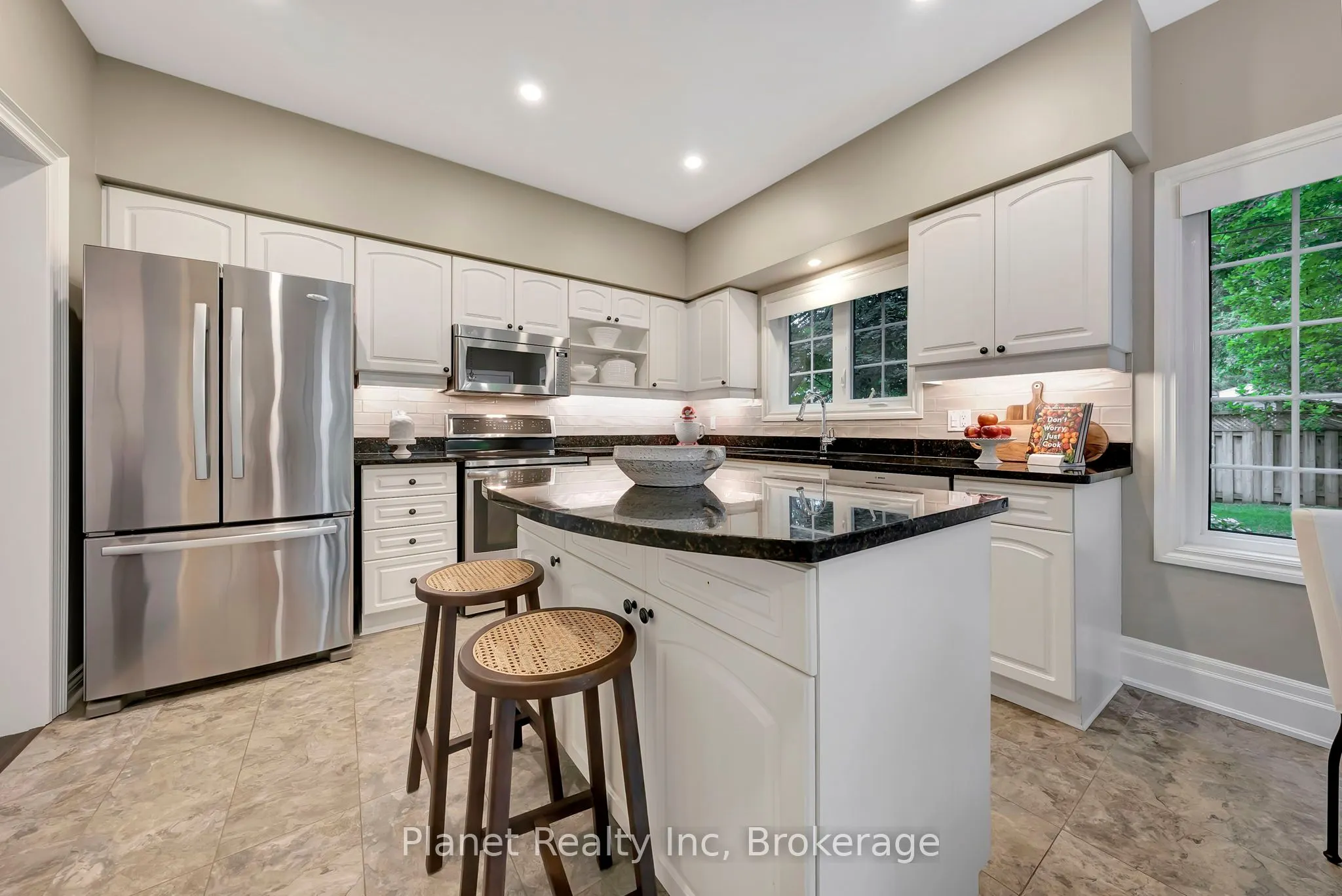 25 Manor Park Crescent #11