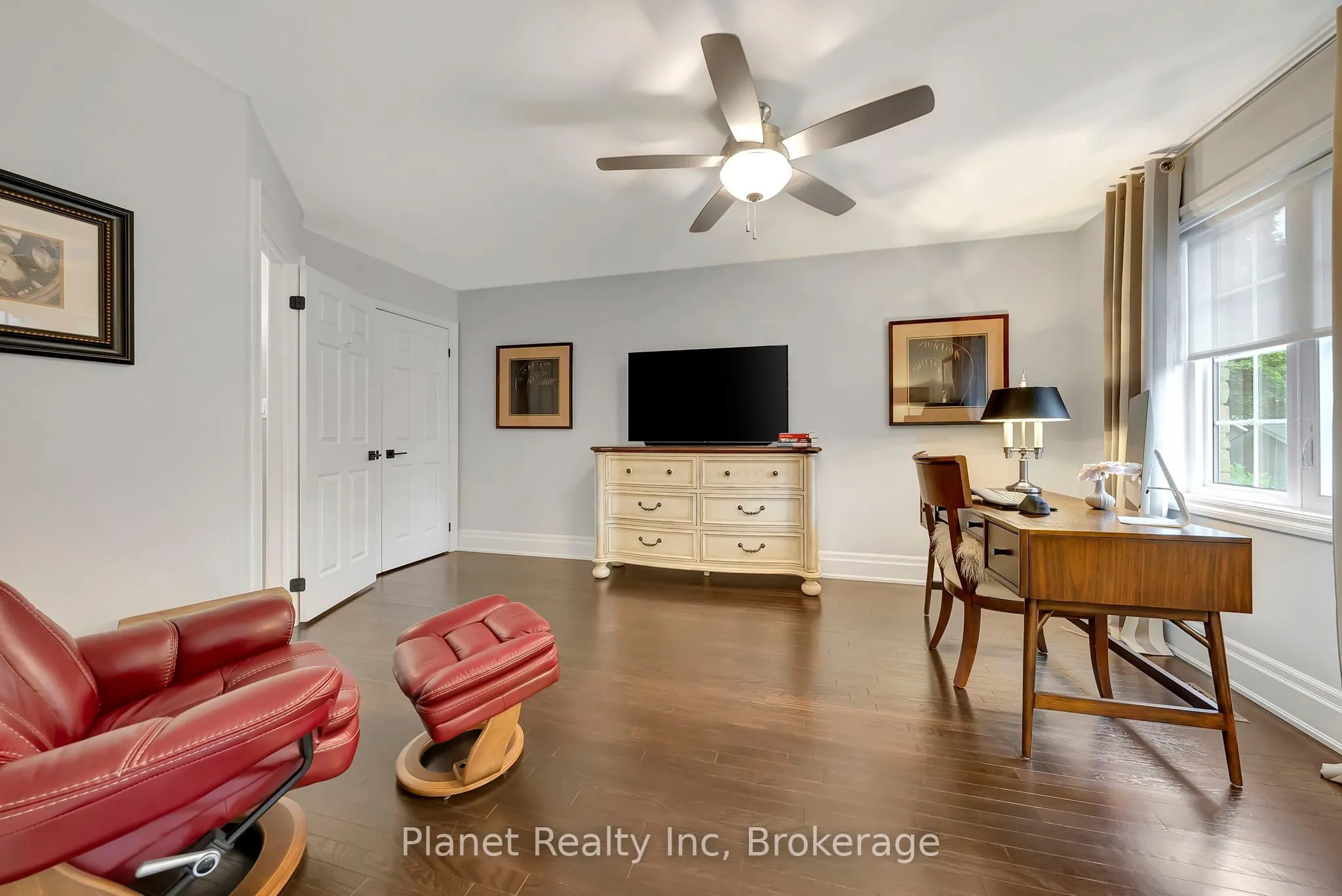 25 Manor Park Crescent #11
