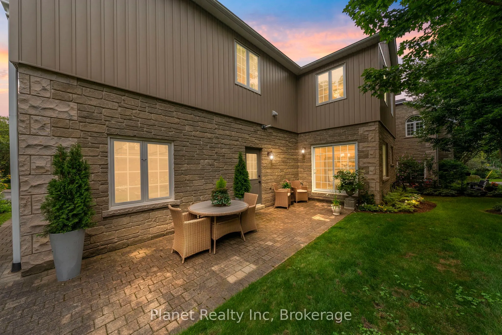 25 Manor Park Crescent #11
