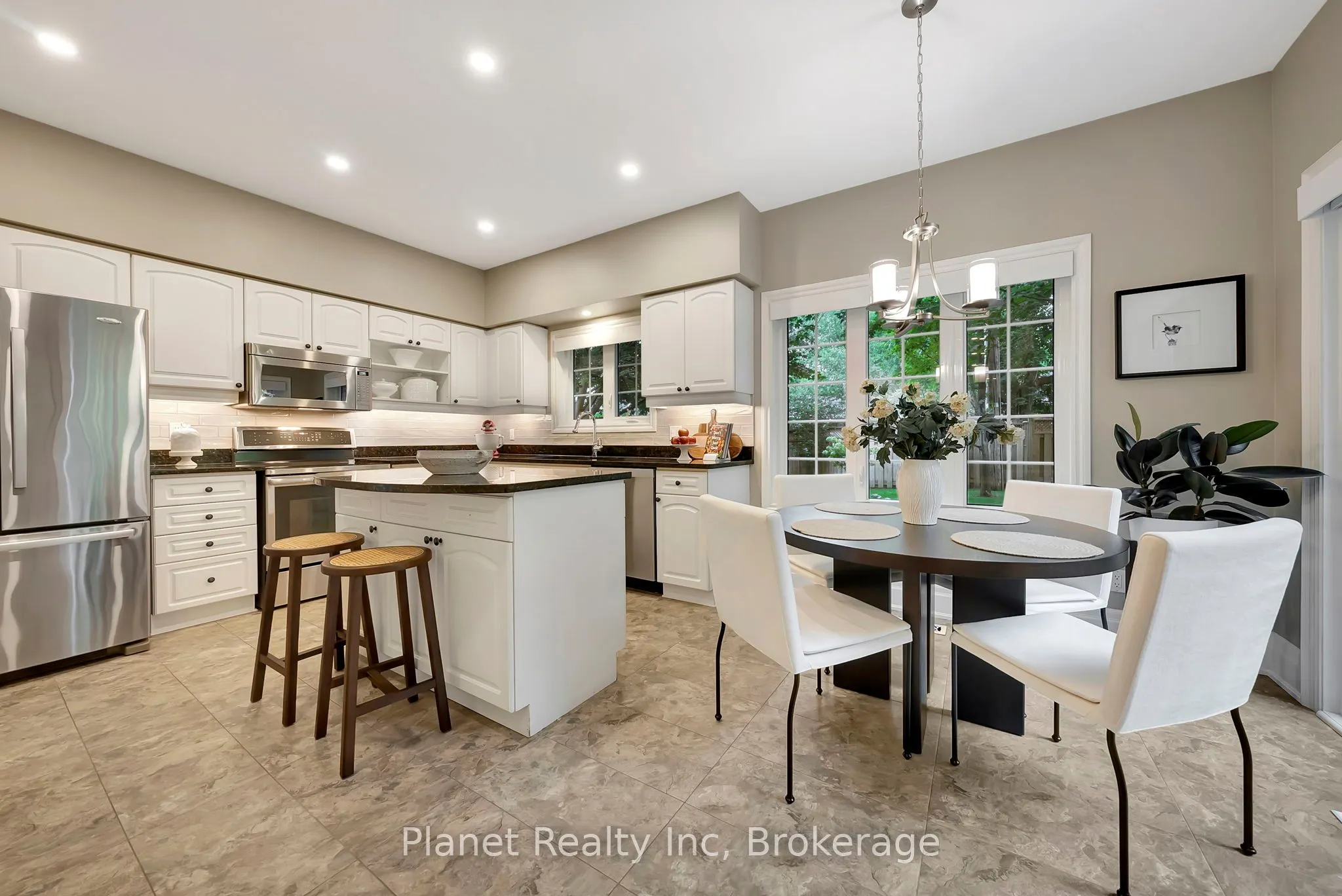 25 Manor Park Crescent #11