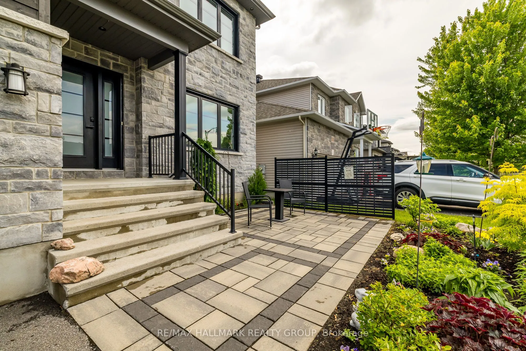 87 Cobblestone Drive