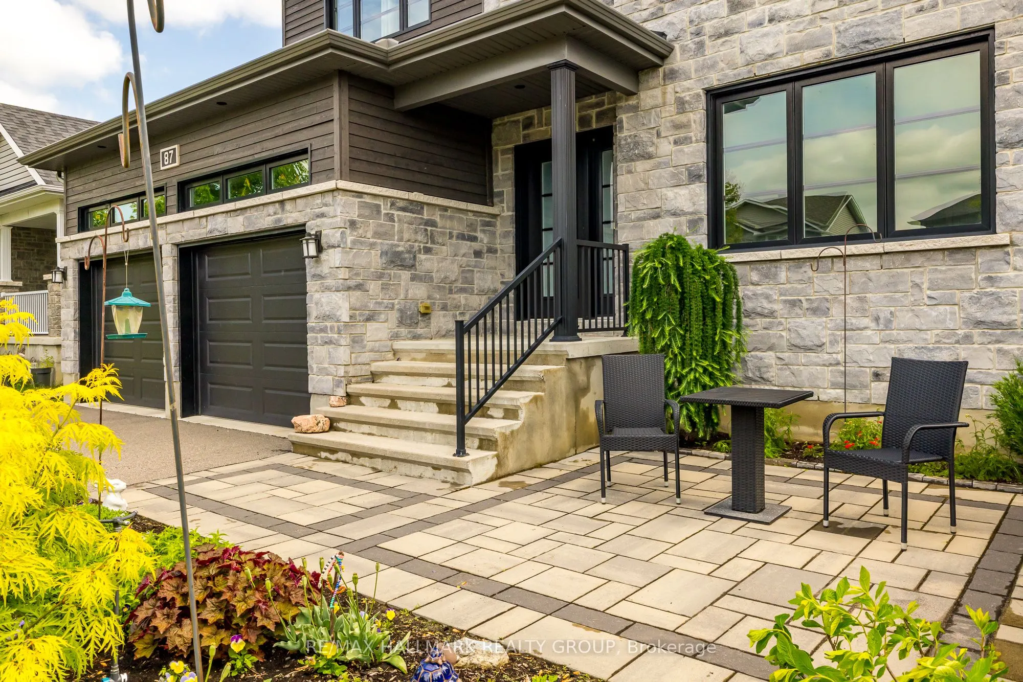 87 Cobblestone Drive
