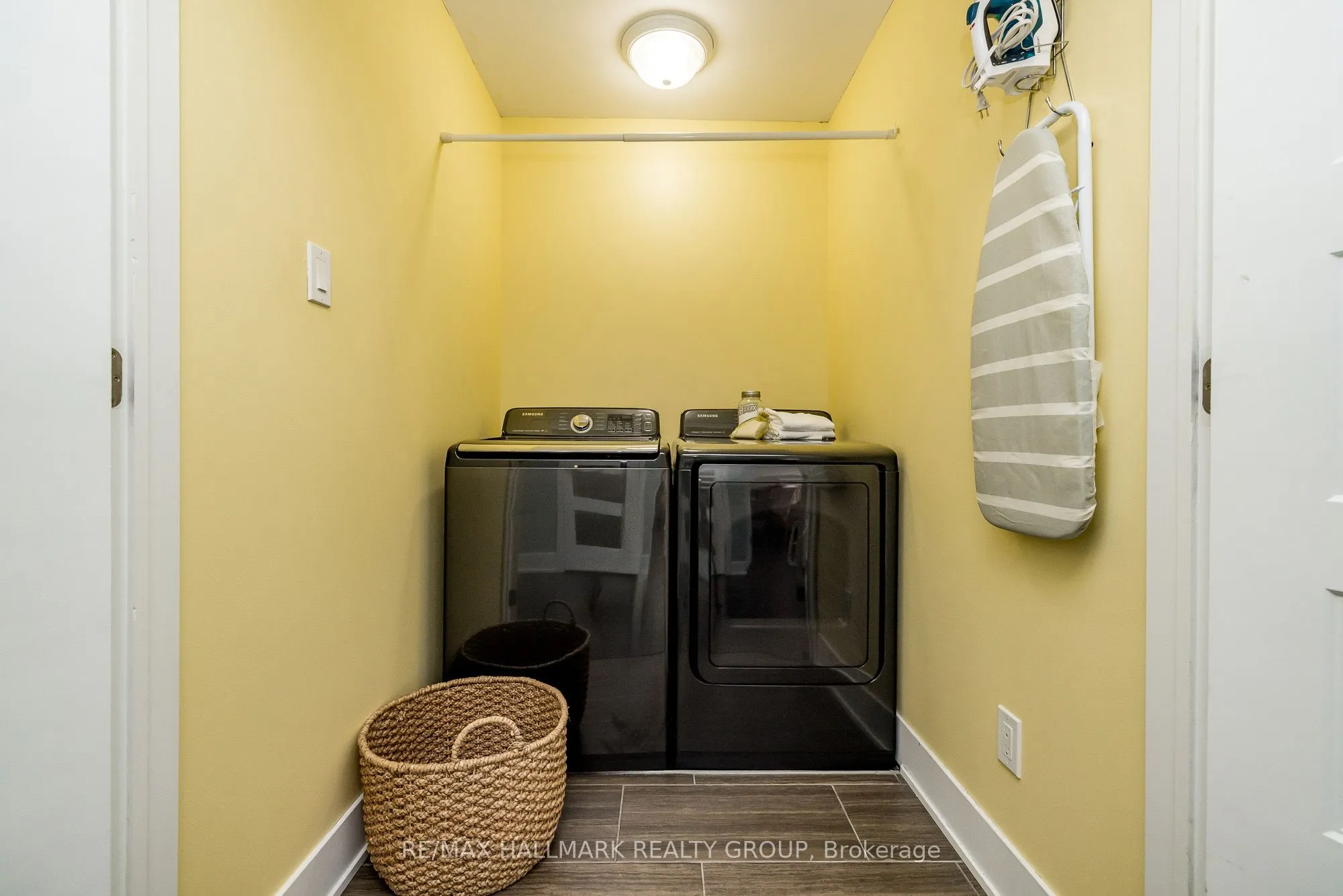 87 Cobblestone Drive