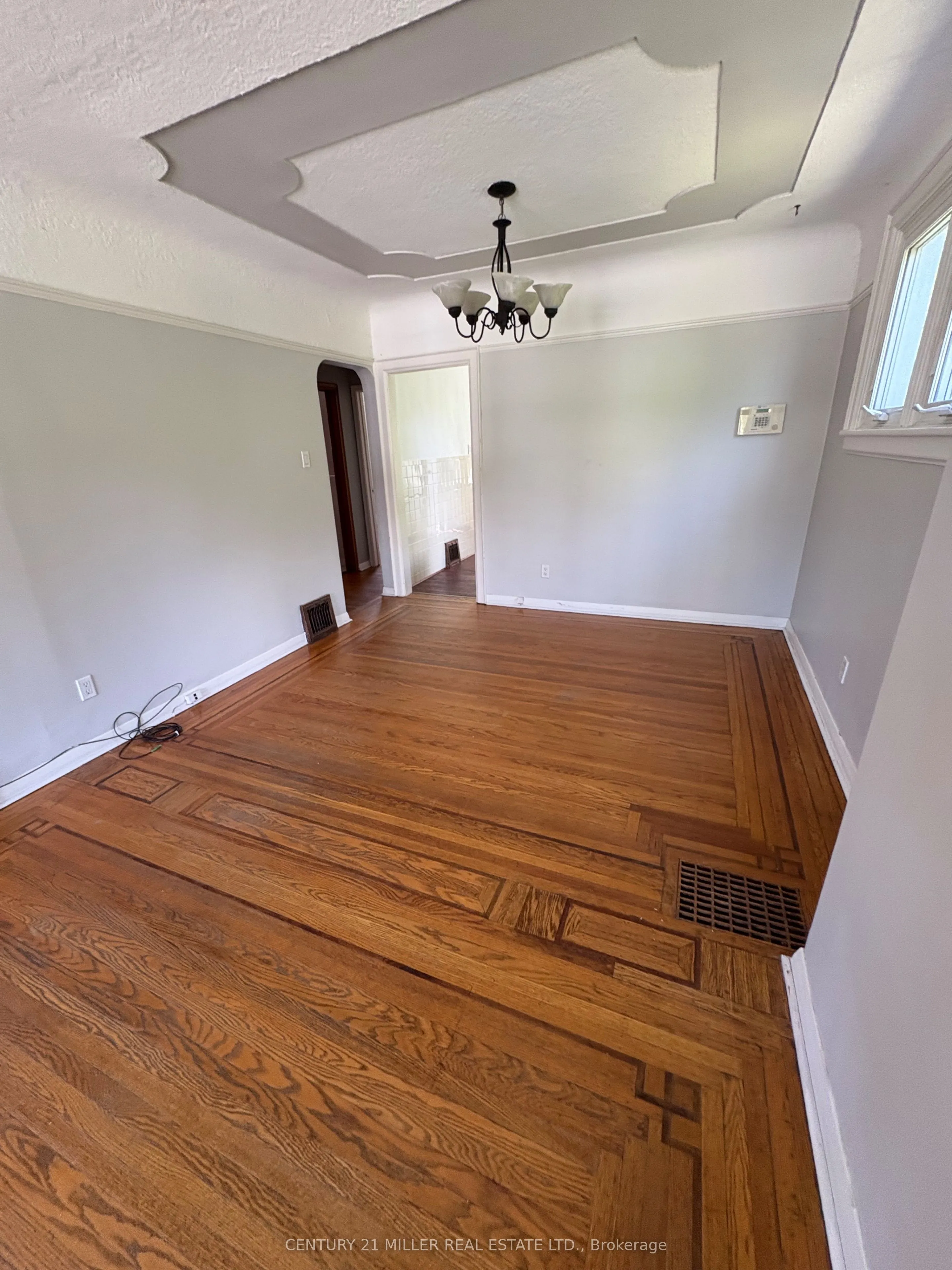59 Longwood Road N
