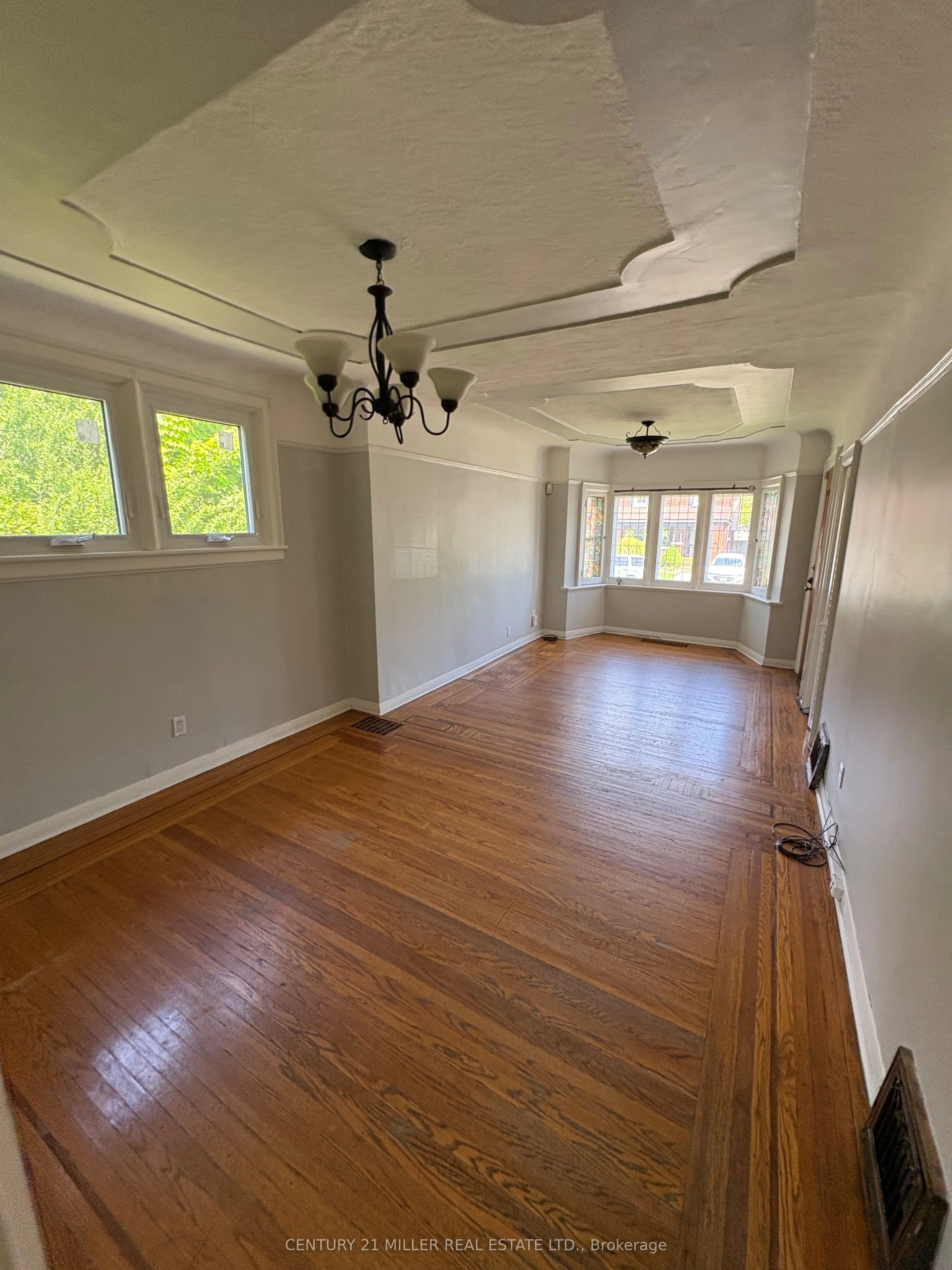 59 Longwood Road N