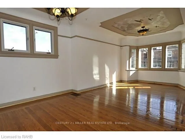 59 Longwood Road N