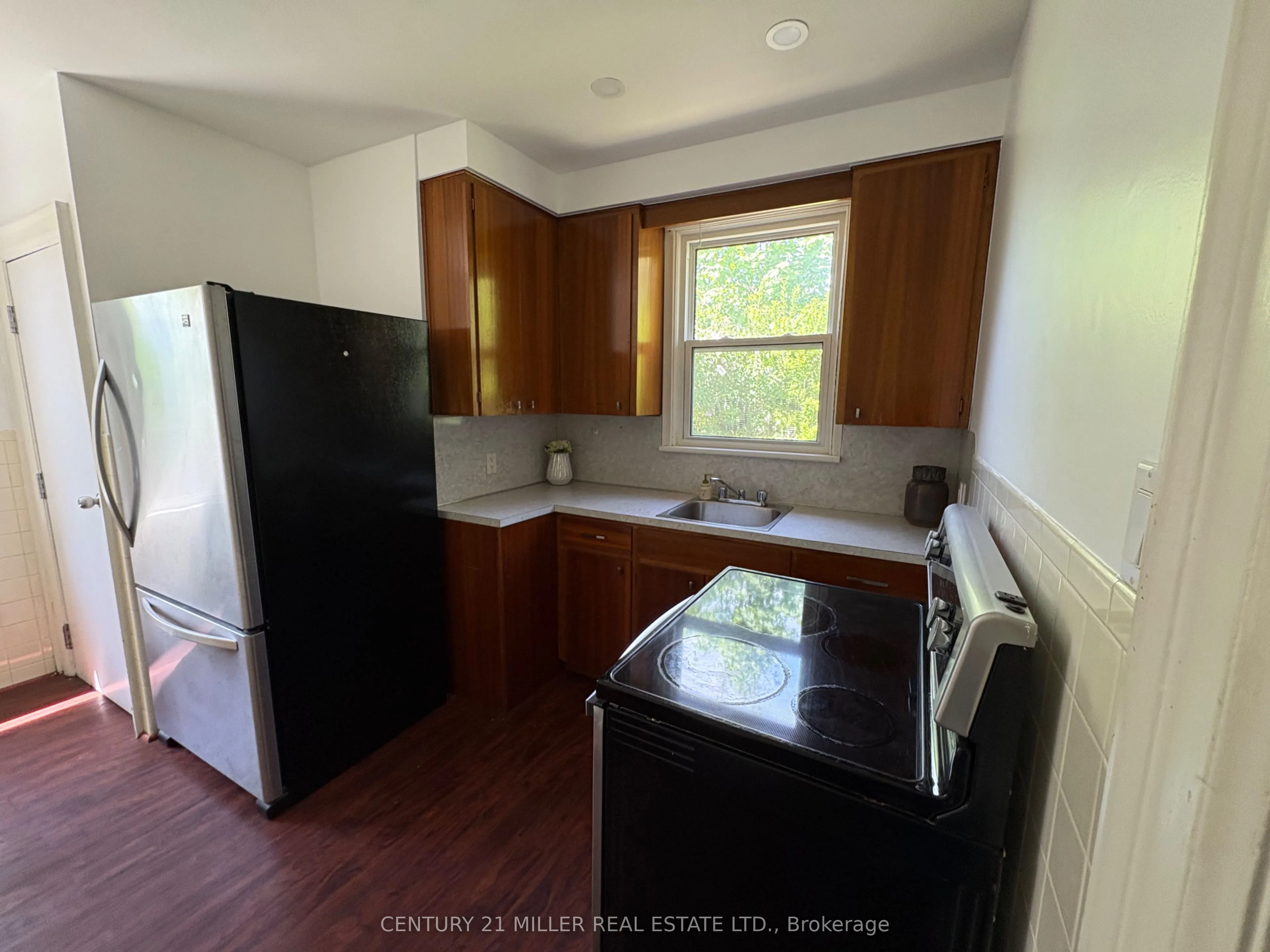 59 Longwood Road N