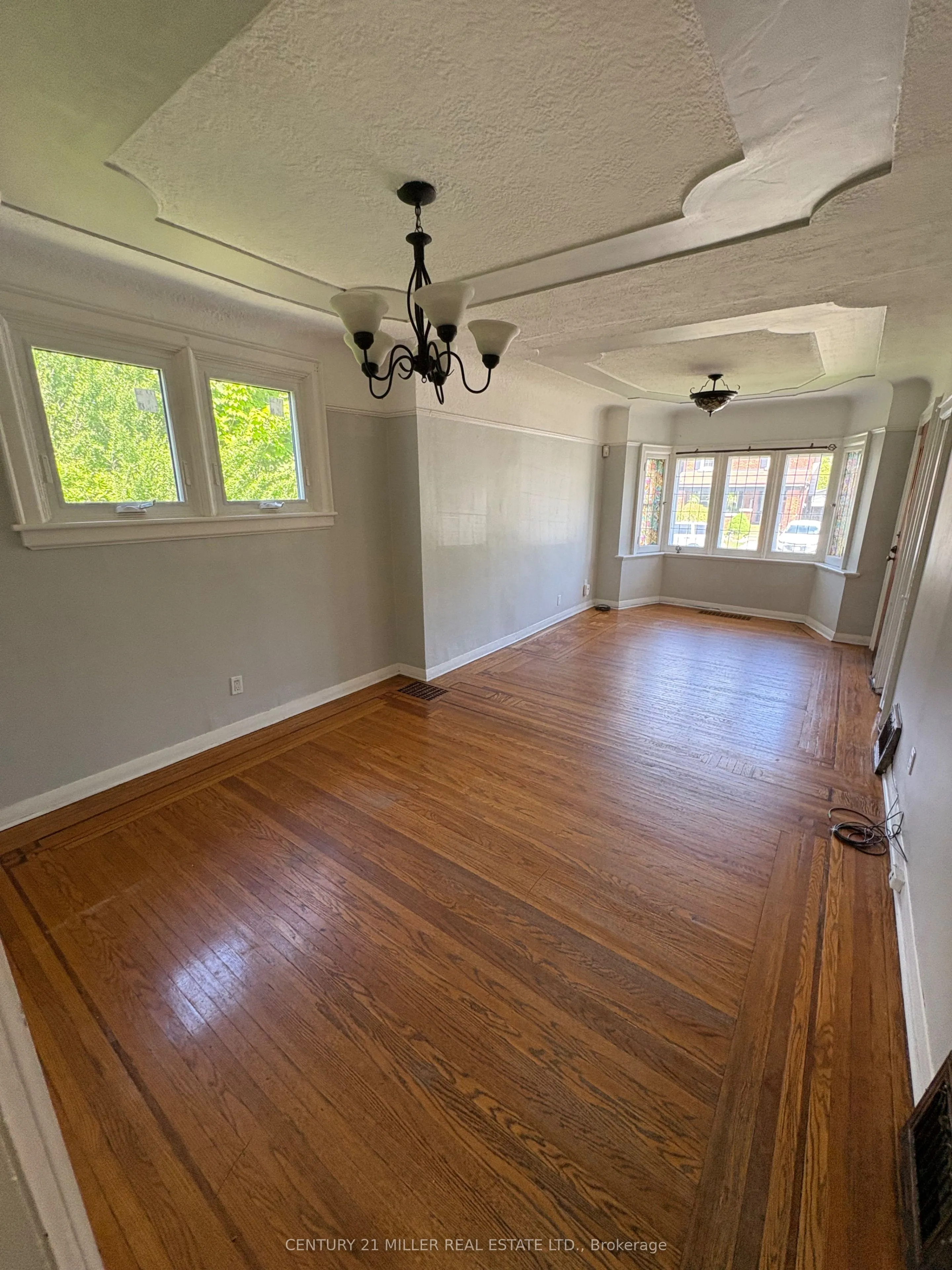 59 Longwood Road N
