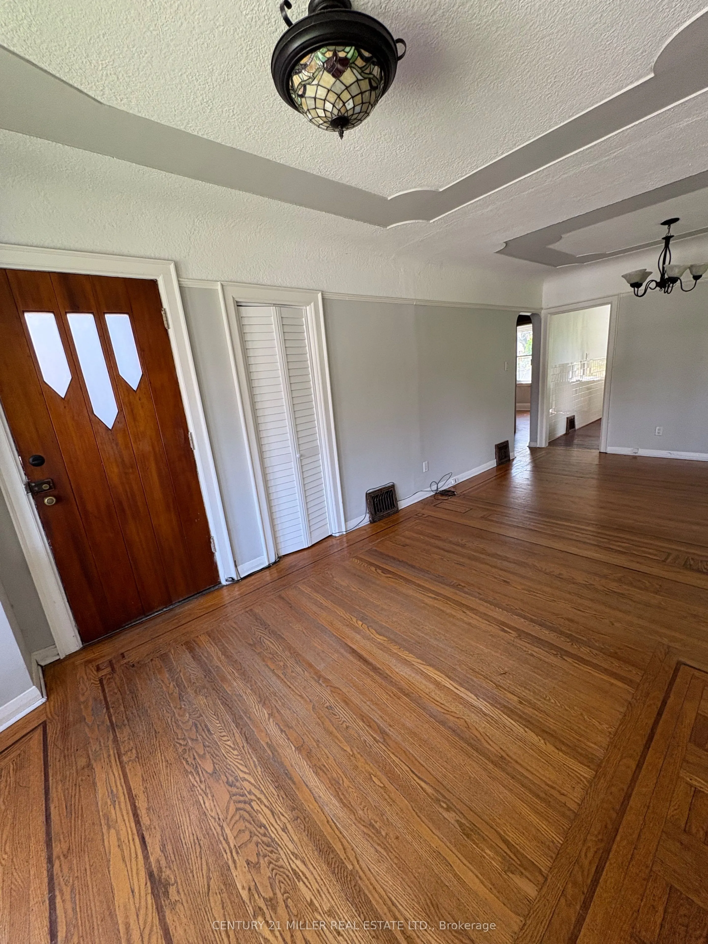 59 Longwood Road N