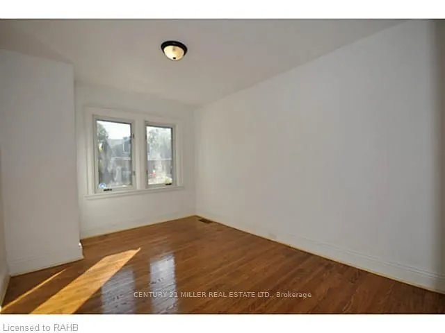 59 Longwood Road N