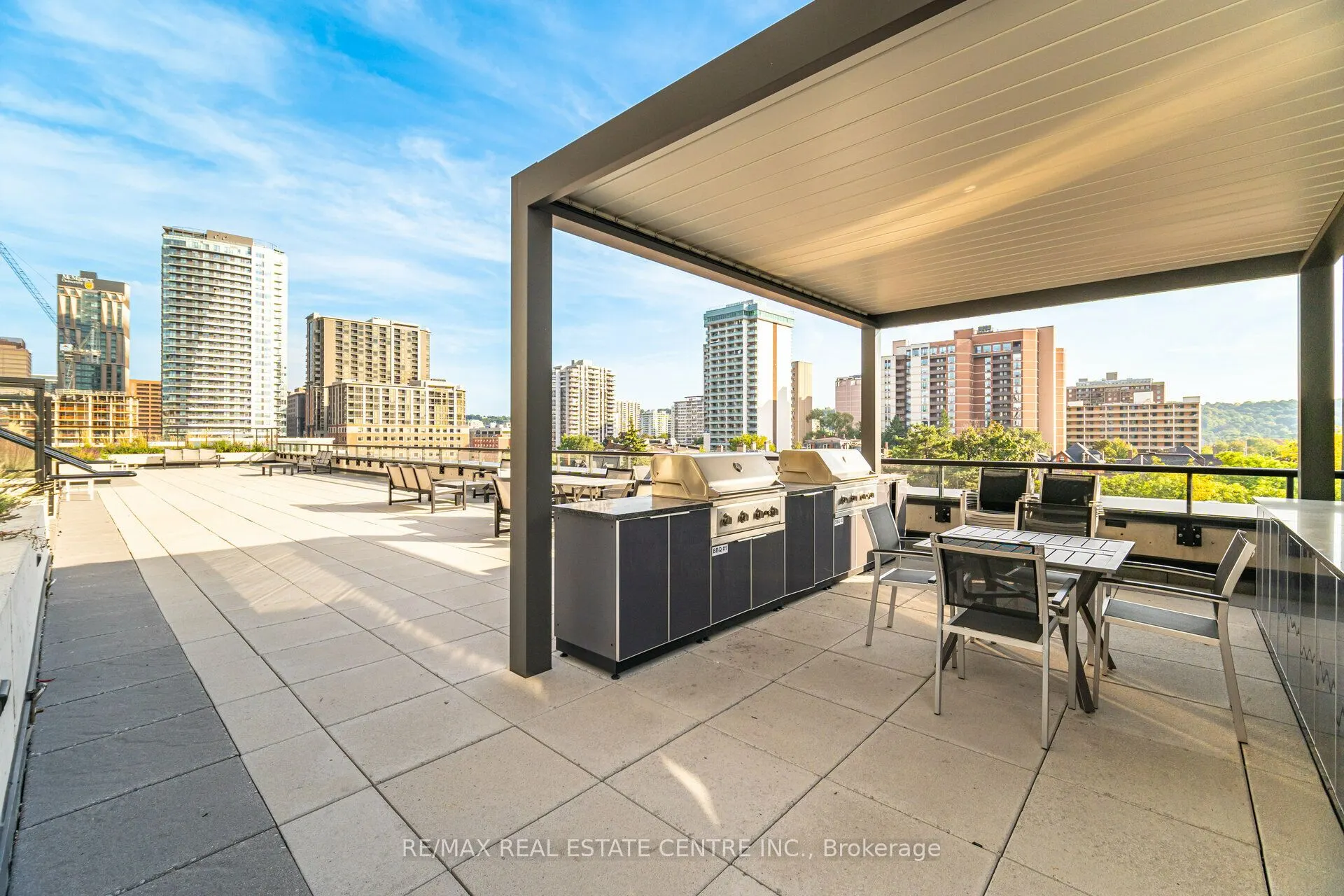 15 QUEEN Street S #1007