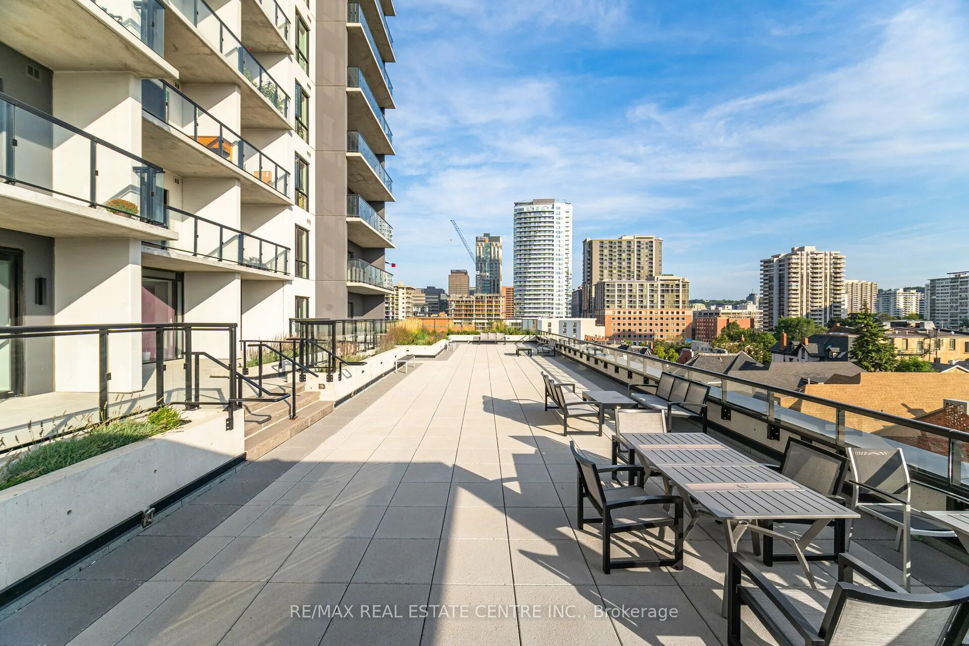 15 QUEEN Street S #1007