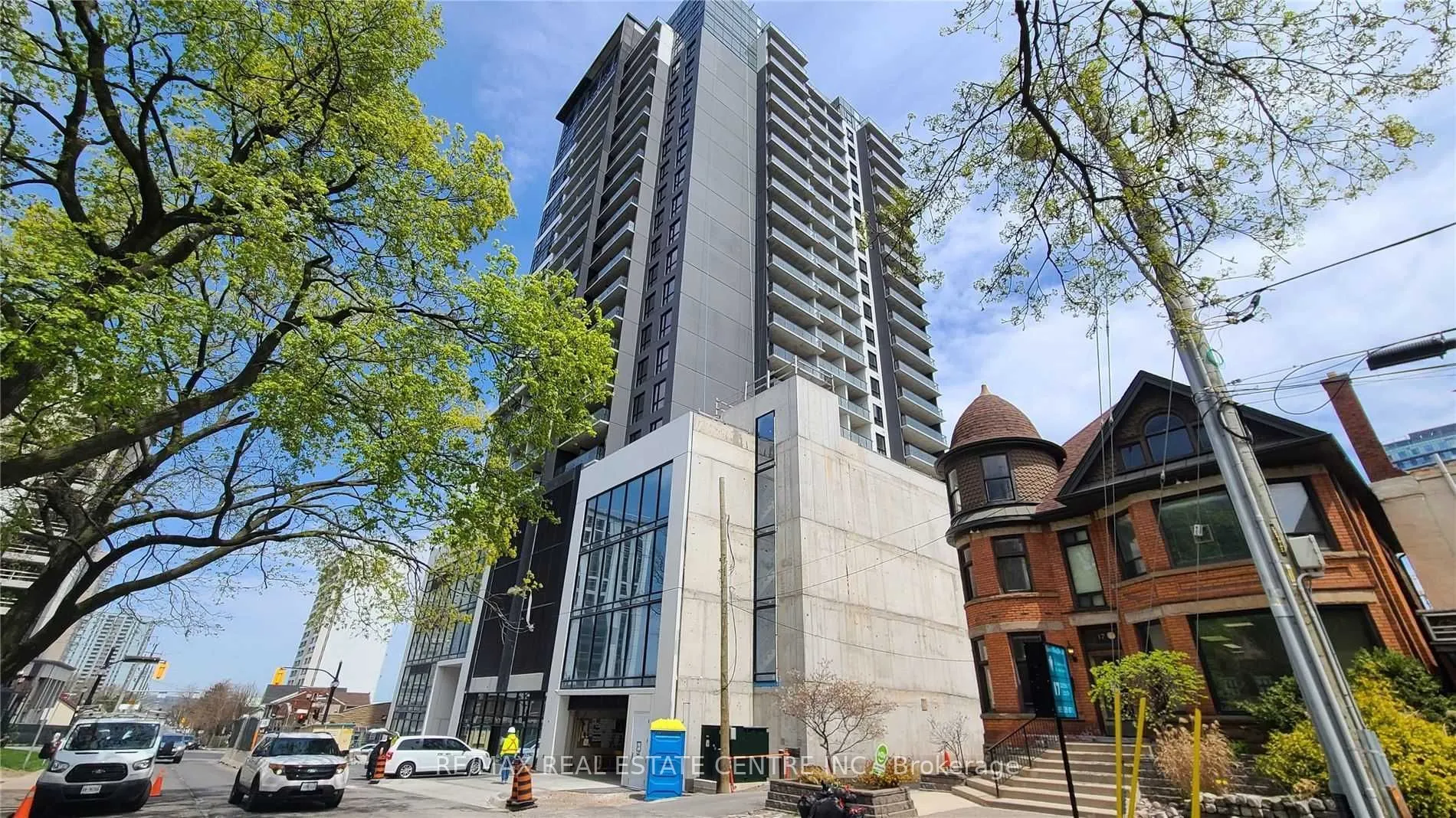 15 QUEEN Street S #1007