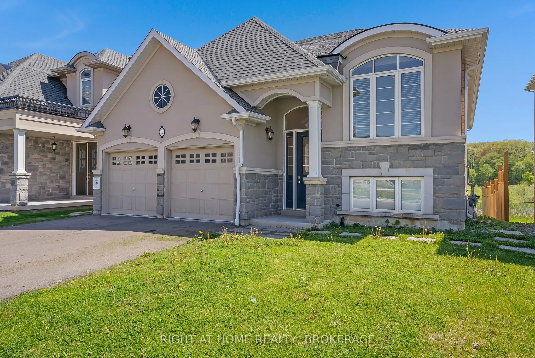 19 Robarts Drive