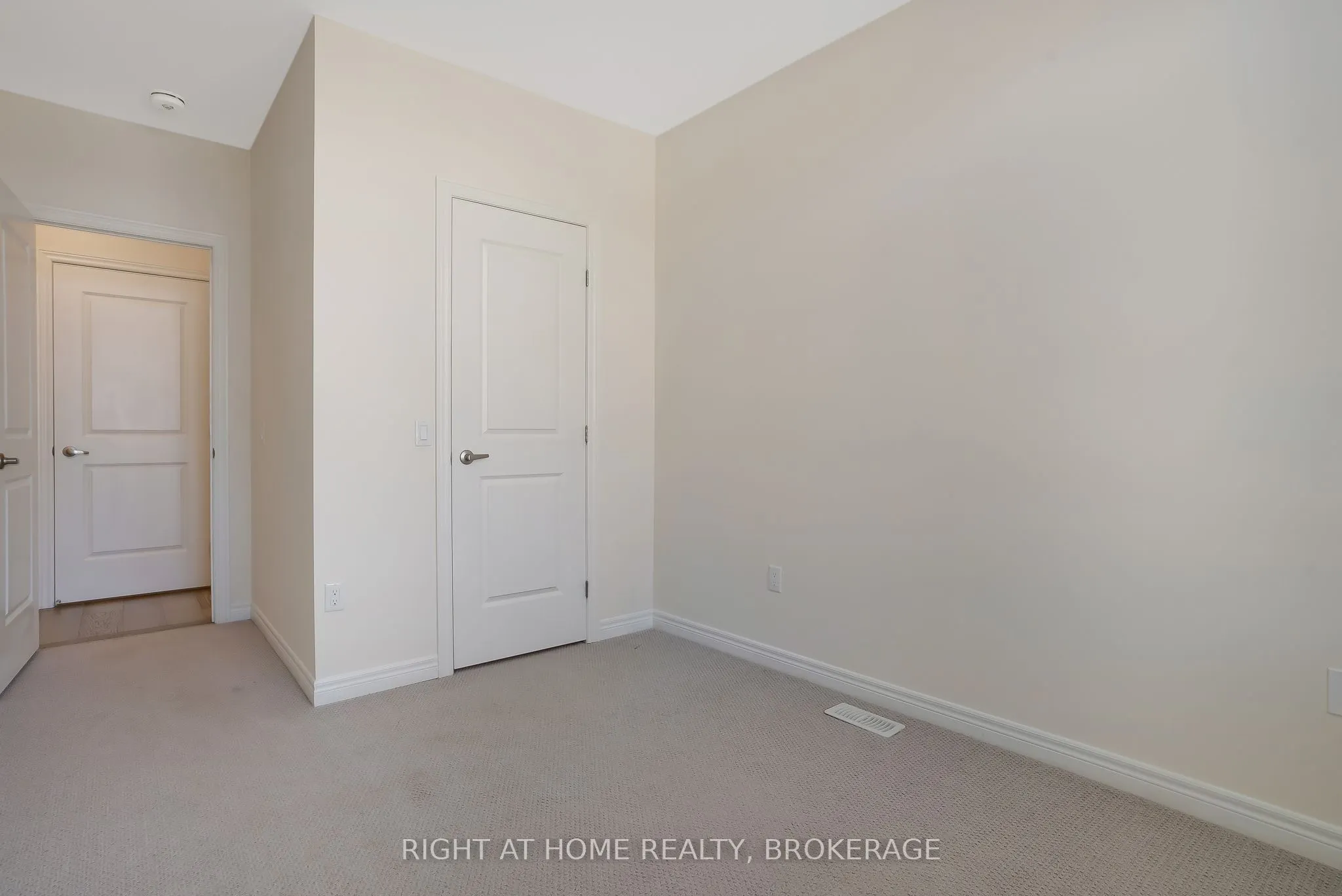 19 Robarts Drive