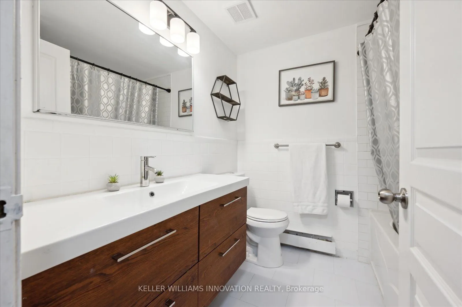 293 Fairway Road N, #33