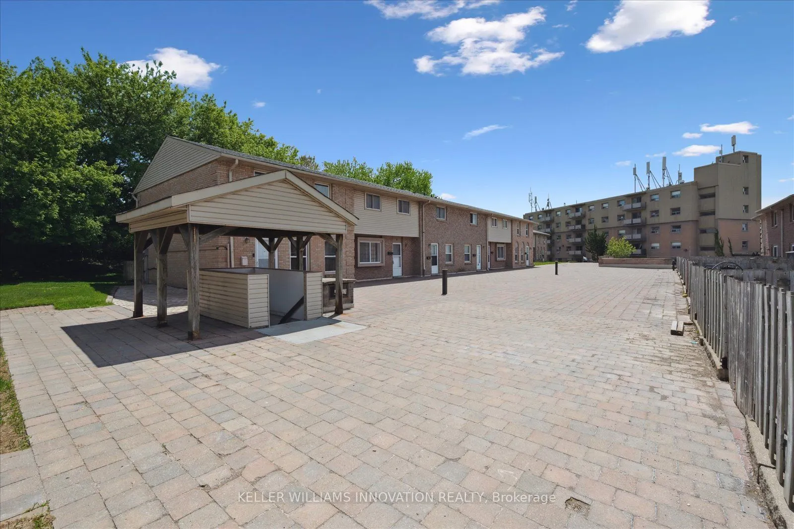 293 Fairway Road N, #33