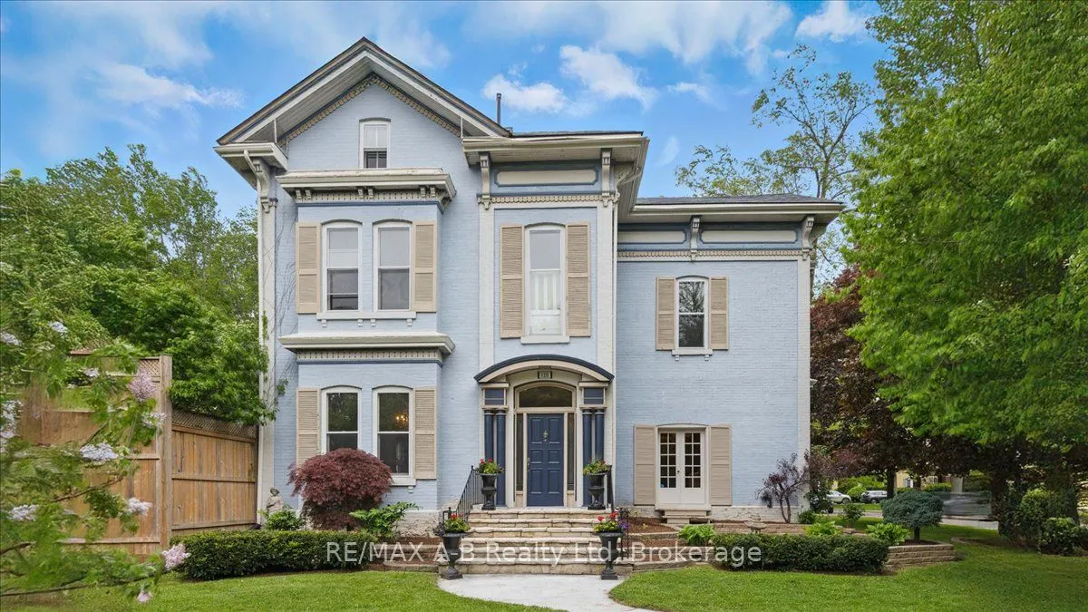 126 John Street N