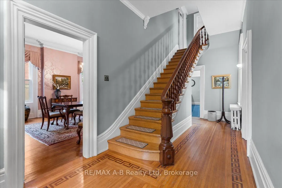 126 John Street N