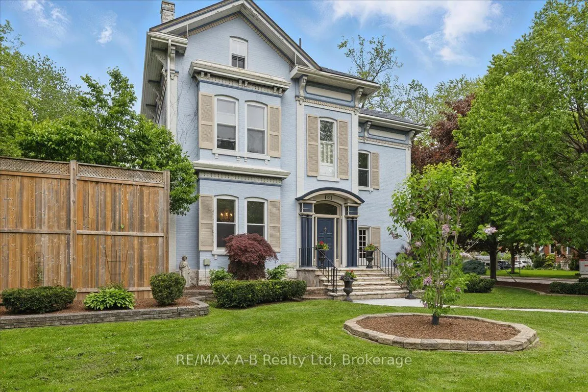 126 John Street N