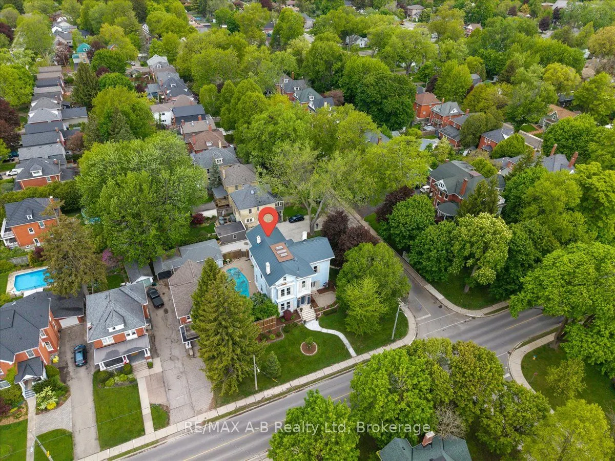 126 John Street N