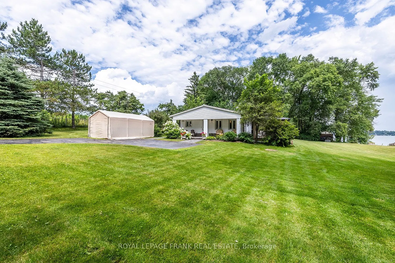 46 LAKEVIEW Boulevard
