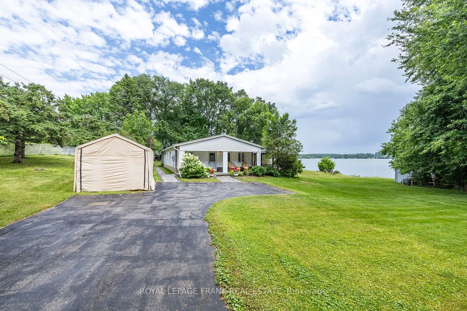 46 LAKEVIEW Boulevard