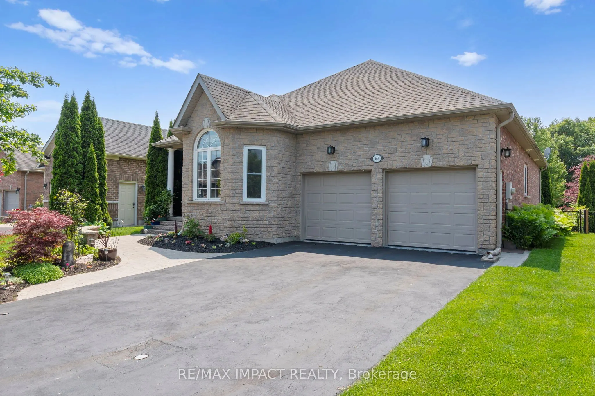 465 Foote Crescent
