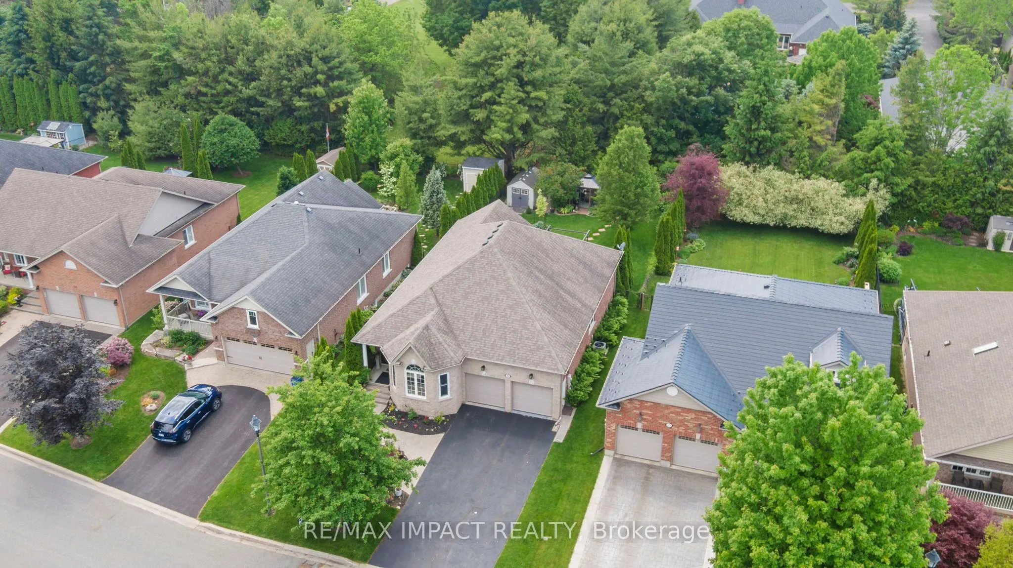 465 Foote Crescent