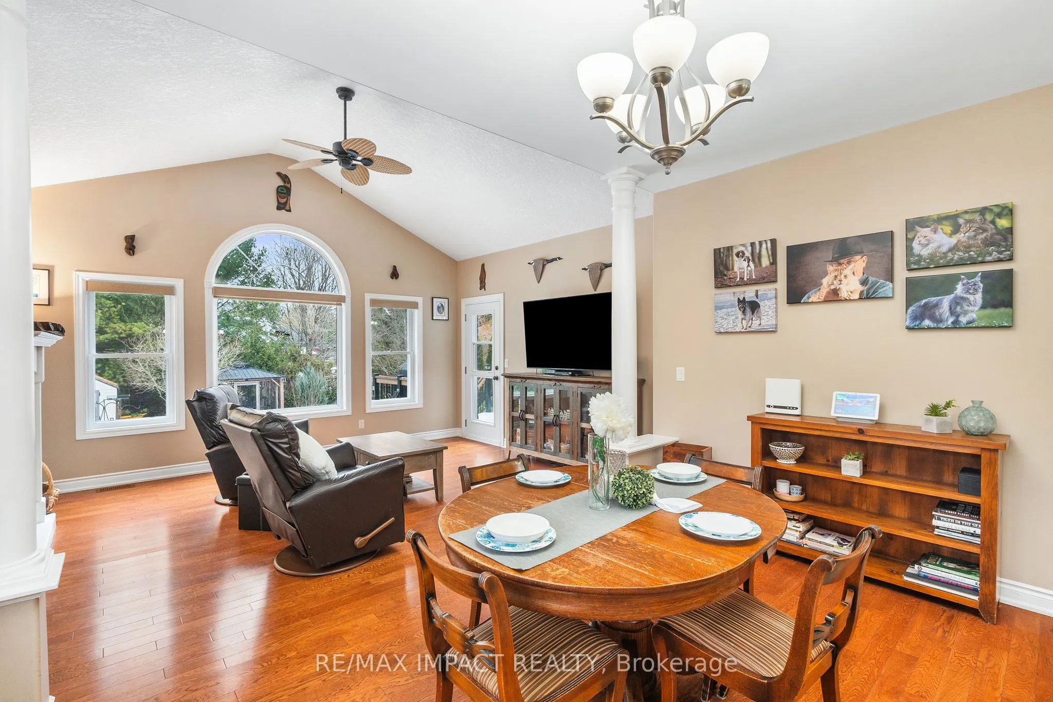 465 Foote Crescent