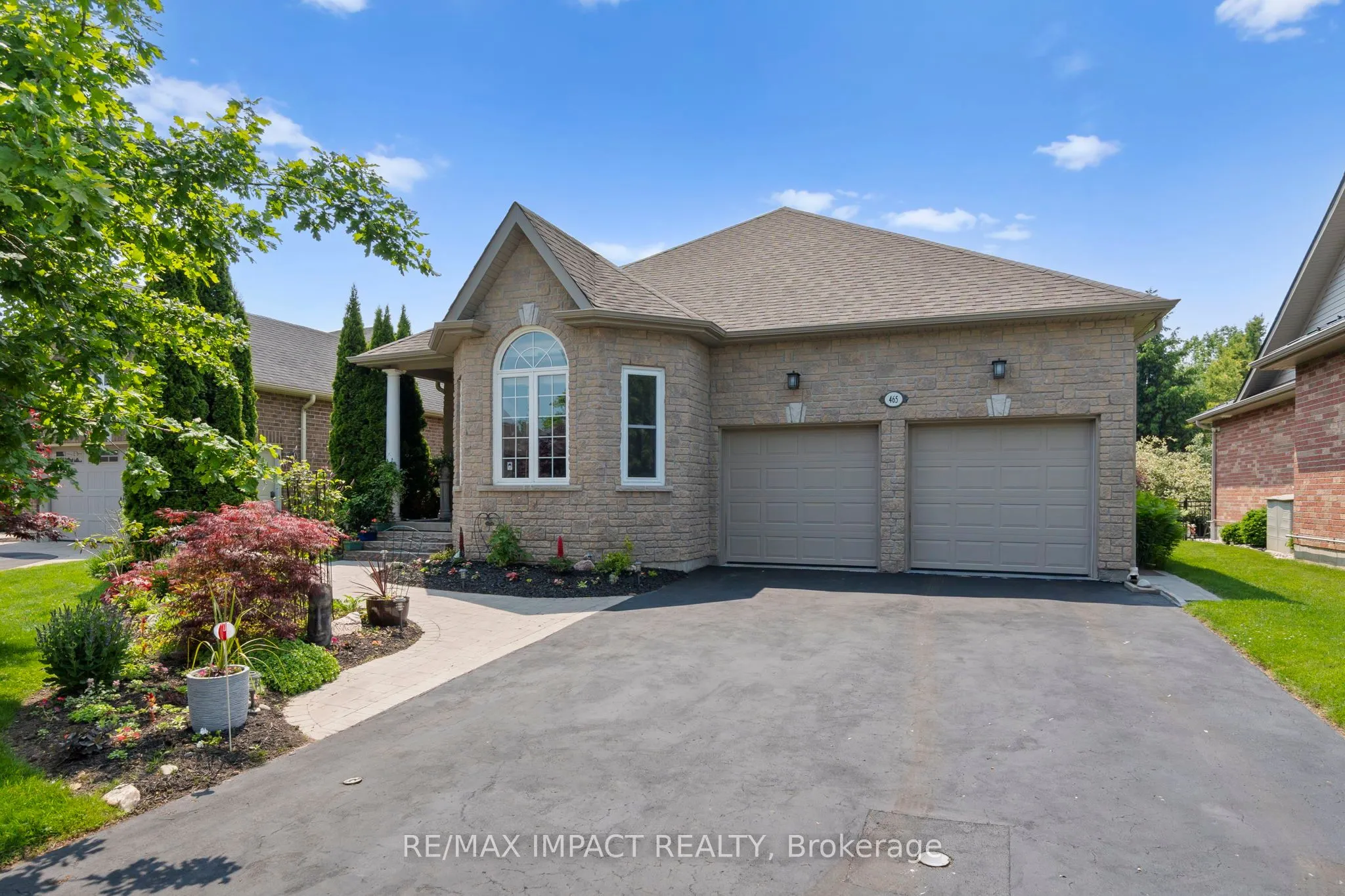 465 Foote Crescent