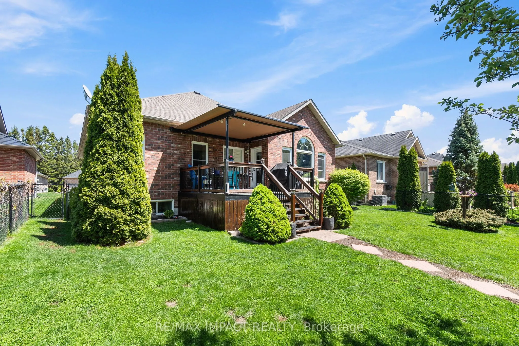 465 Foote Crescent