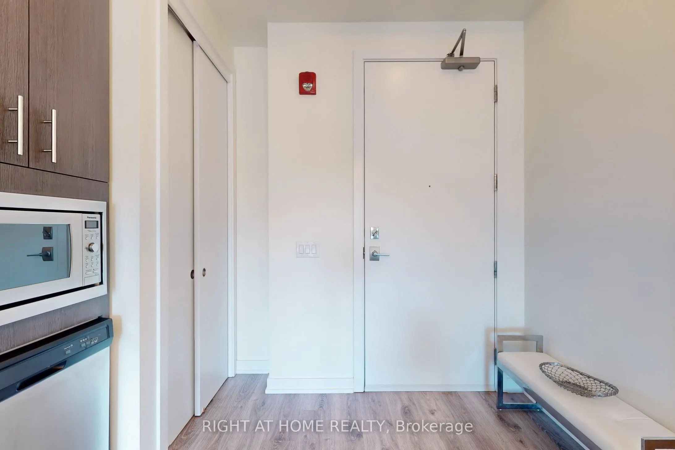 10 Esplanade Lane #616
