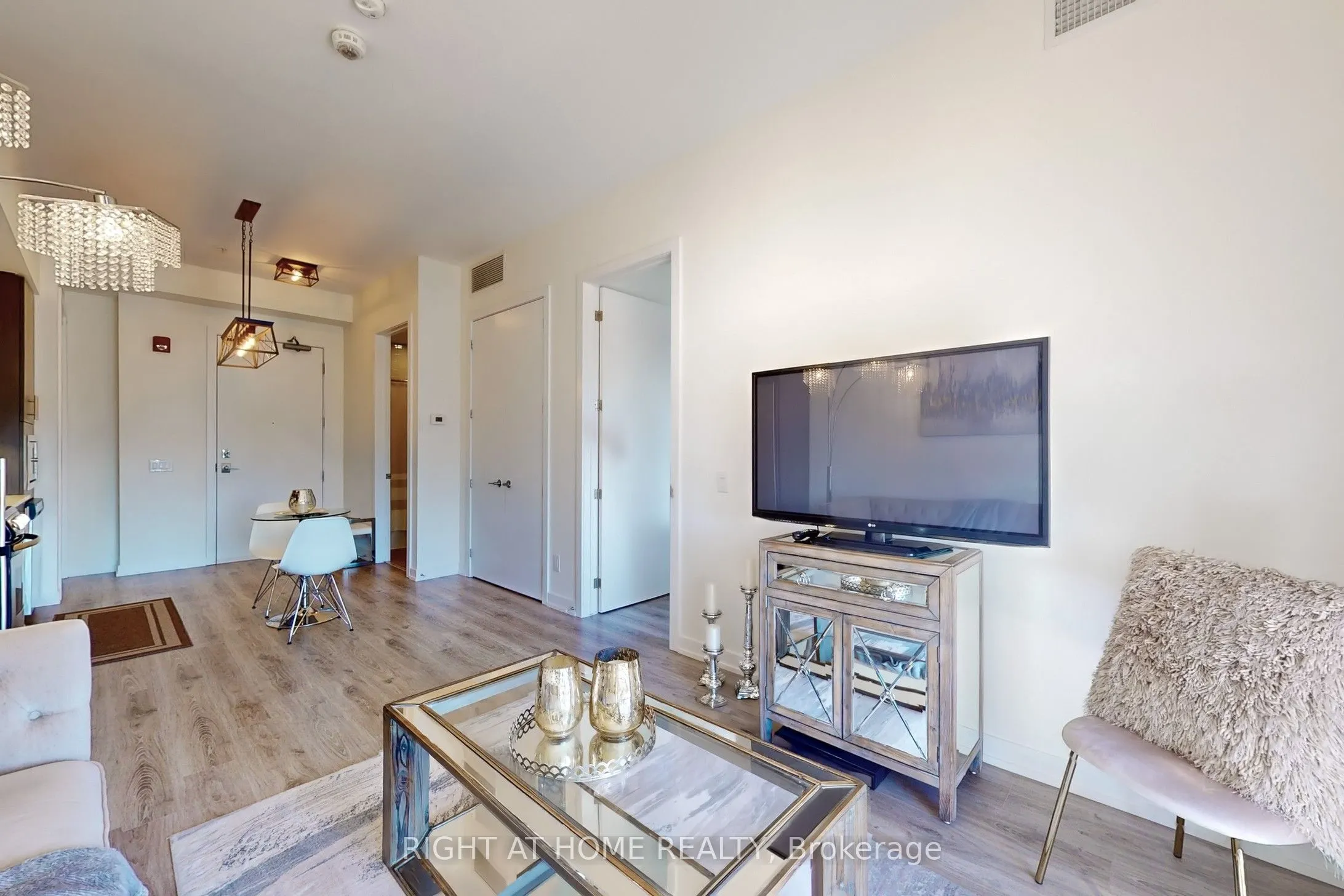 10 Esplanade Lane #616