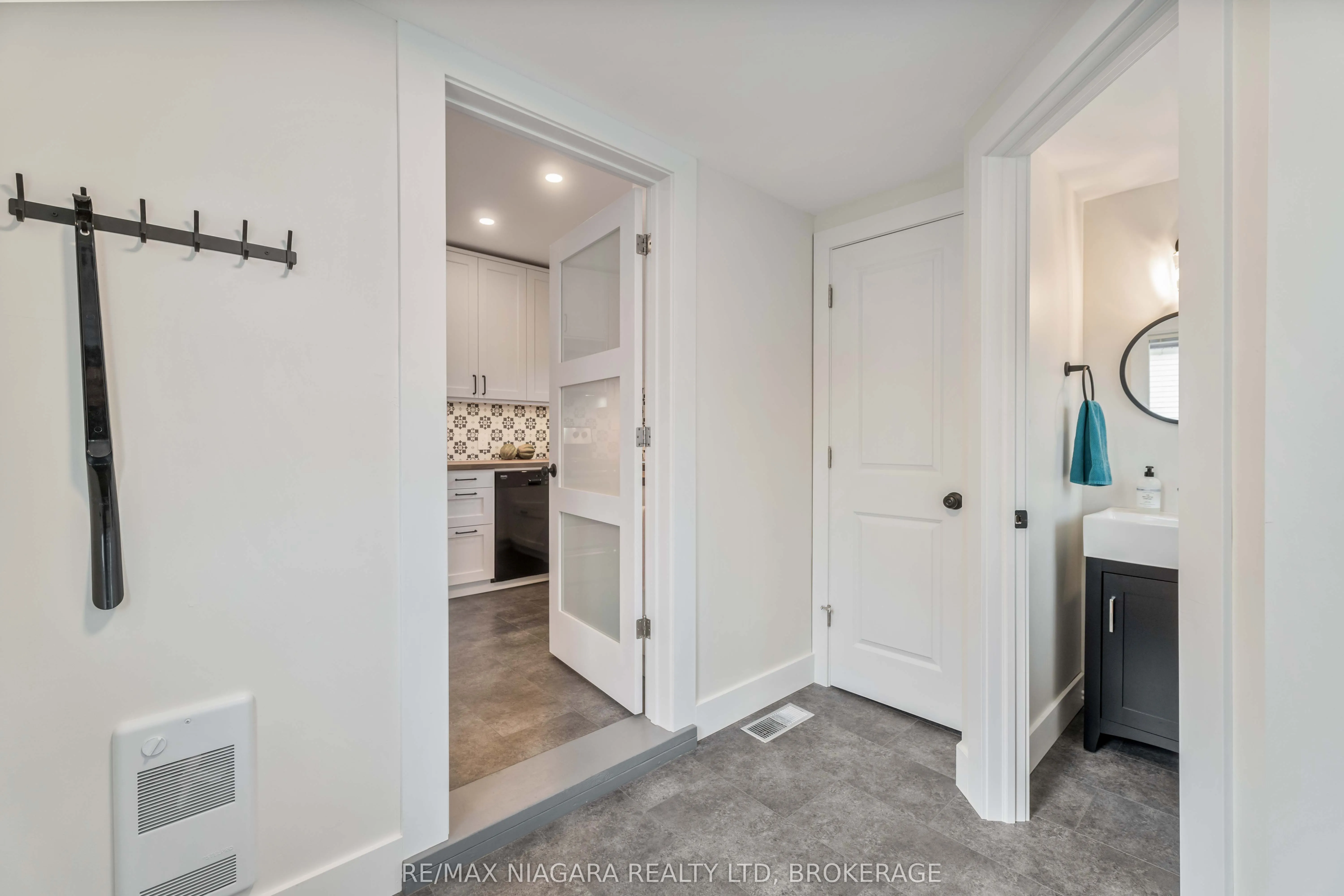 433 Davis Street