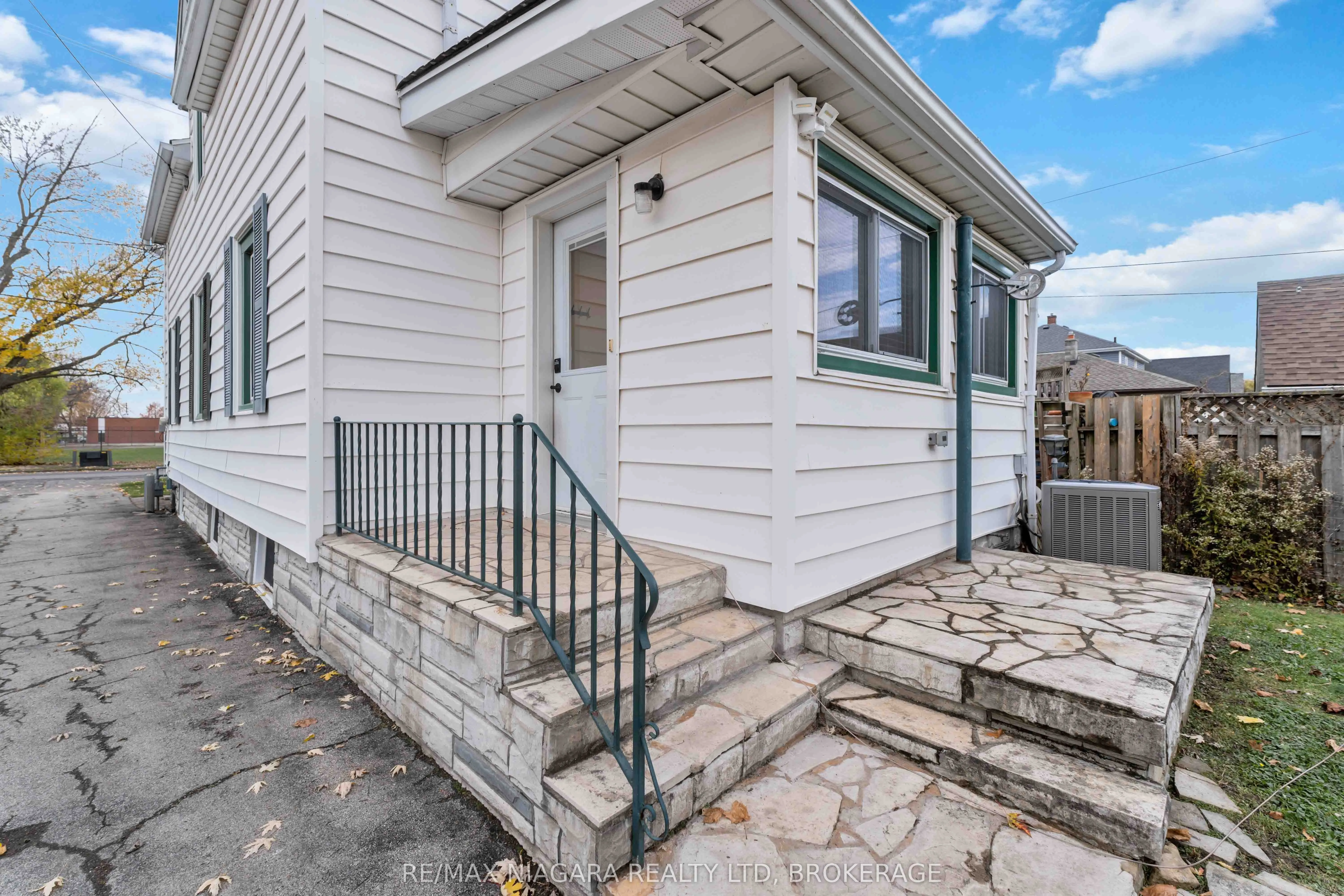 433 Davis Street