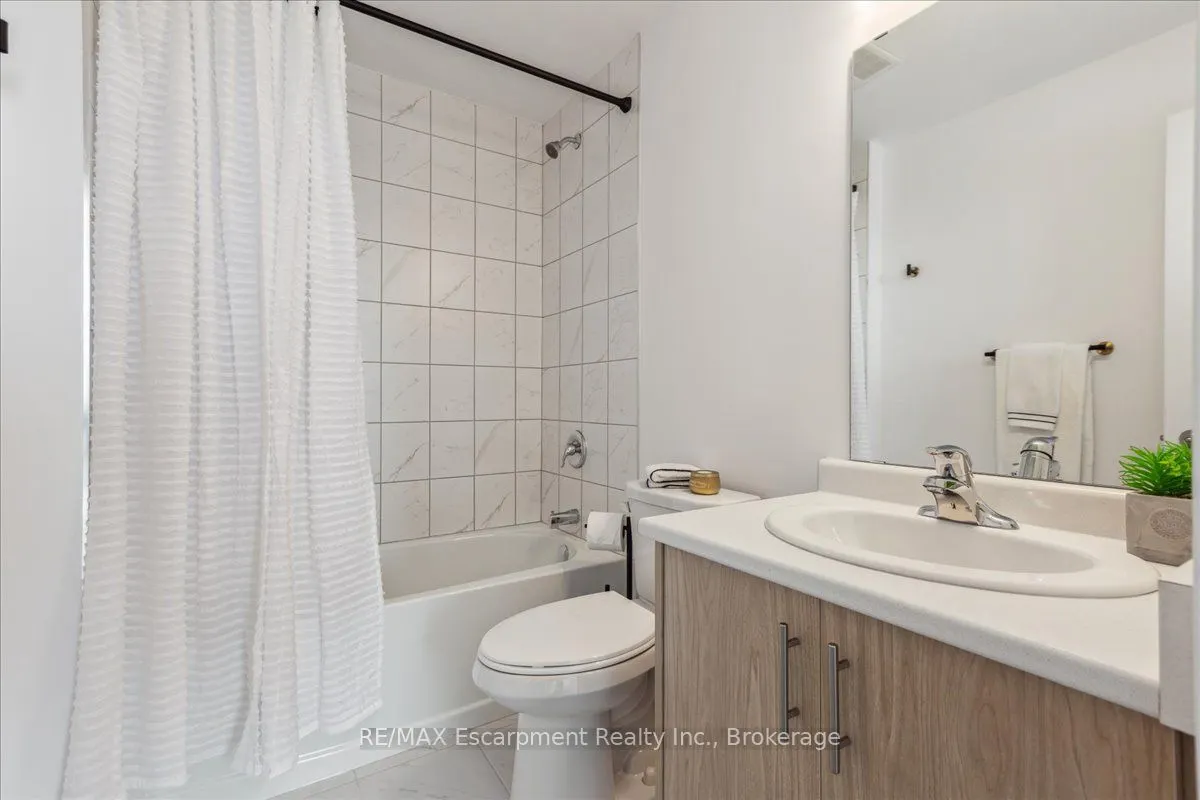 450 Dundas Street E #1001