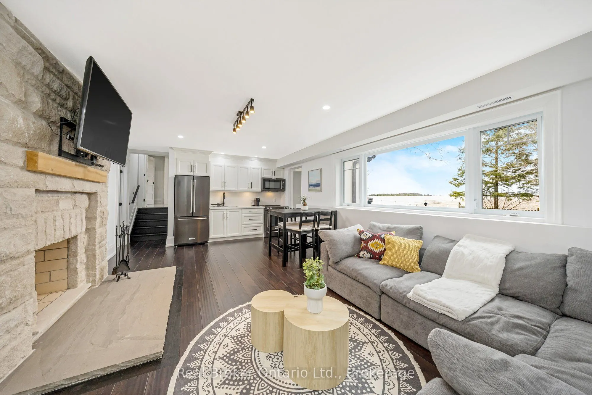 5938 Trafalgar Road