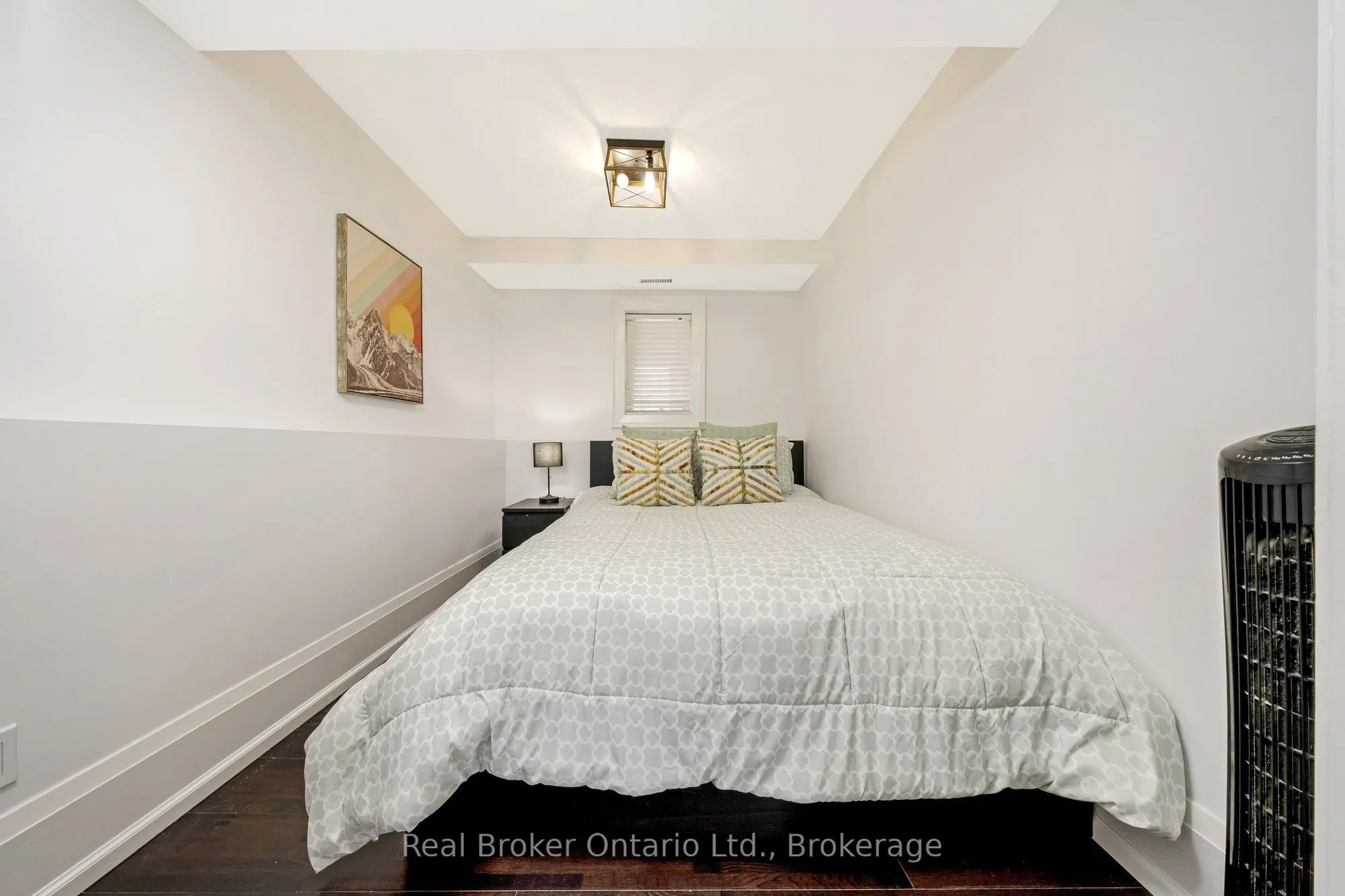 5938 Trafalgar Road
