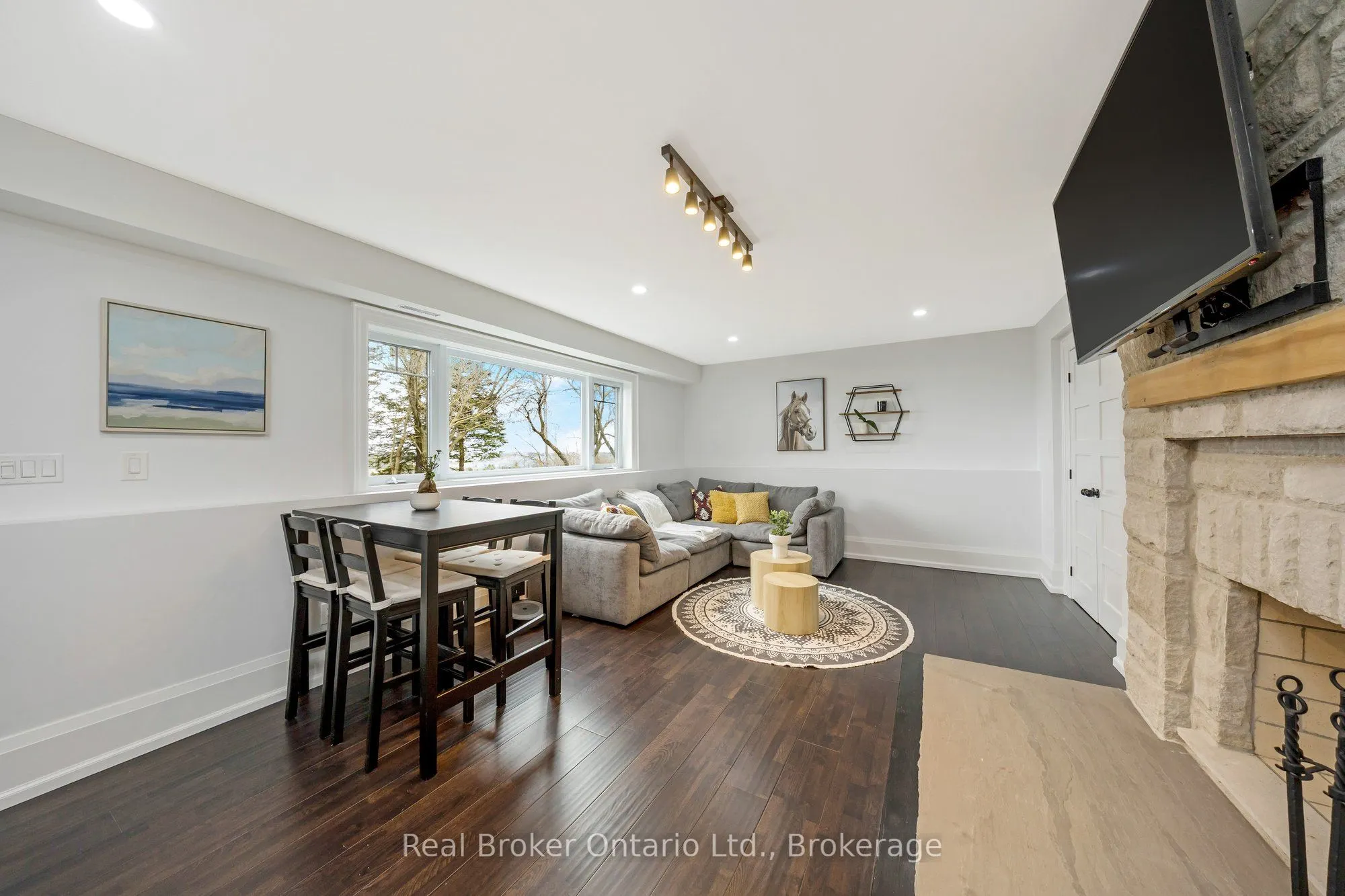 5938 Trafalgar Road